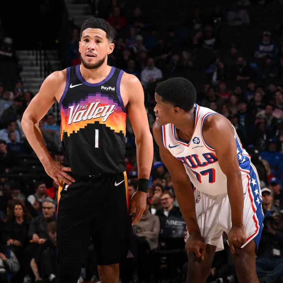 开云平台中国-恩比德乔治缺席！布克27分太阳灭76人获3连胜 格林时隔33场复出